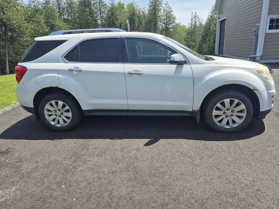 Chevrolet Equinox 2011 photo 2