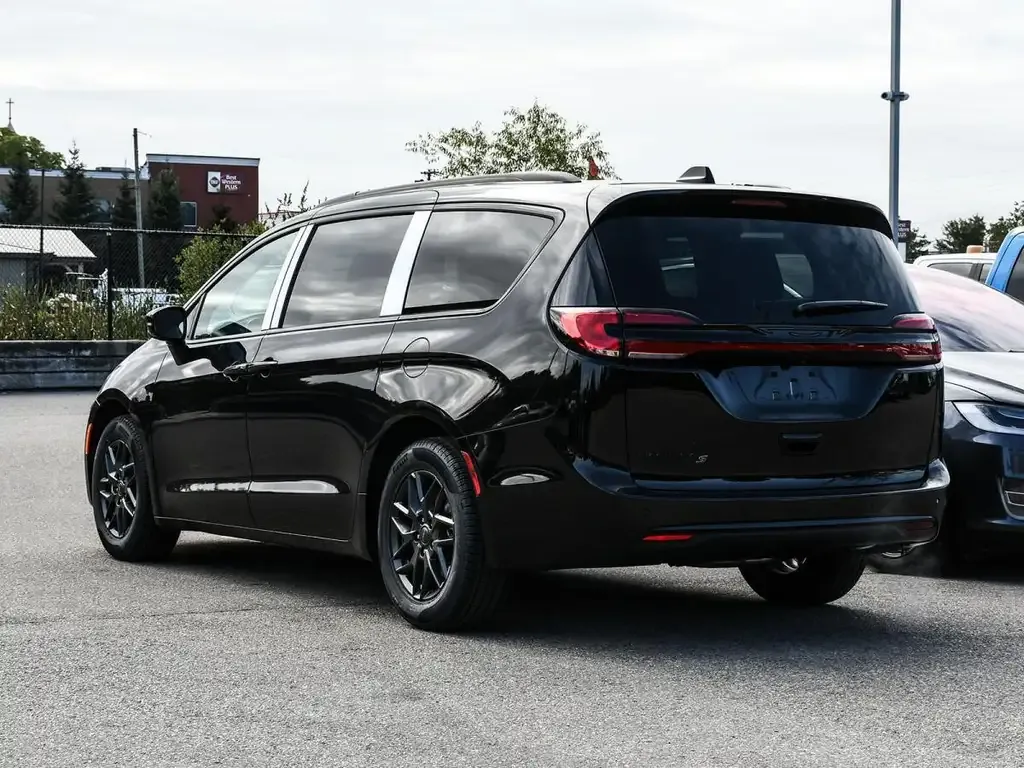 Chrysler Pacifica 2027 photo 4