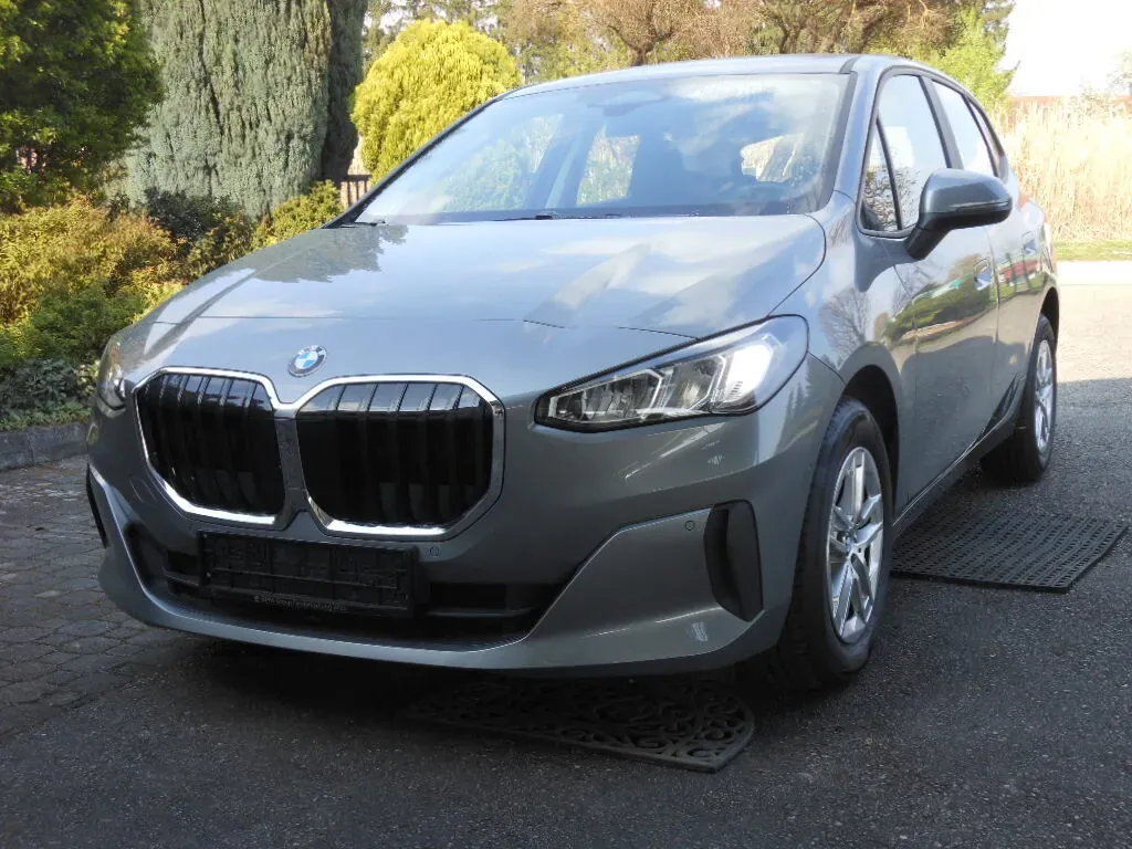 BMW 2 Series 2023 photo 3