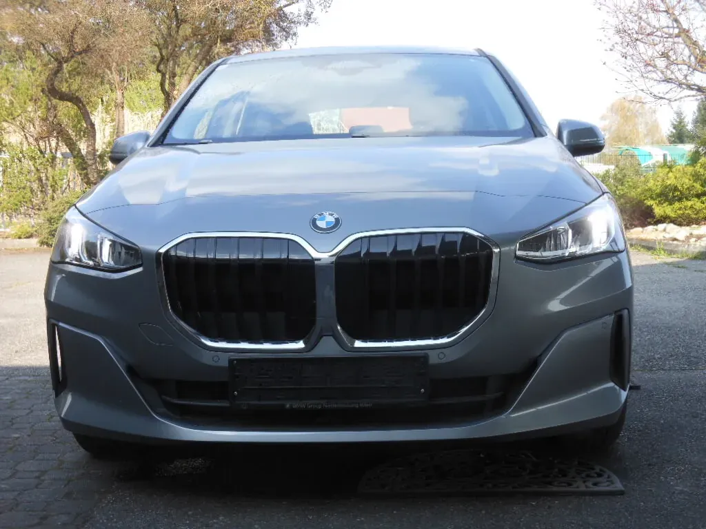 BMW 2 Series 2023 photo 2