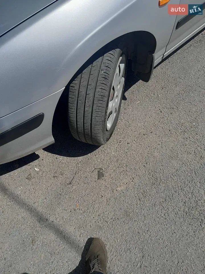 Hyundai Elantra 2004 photo 3