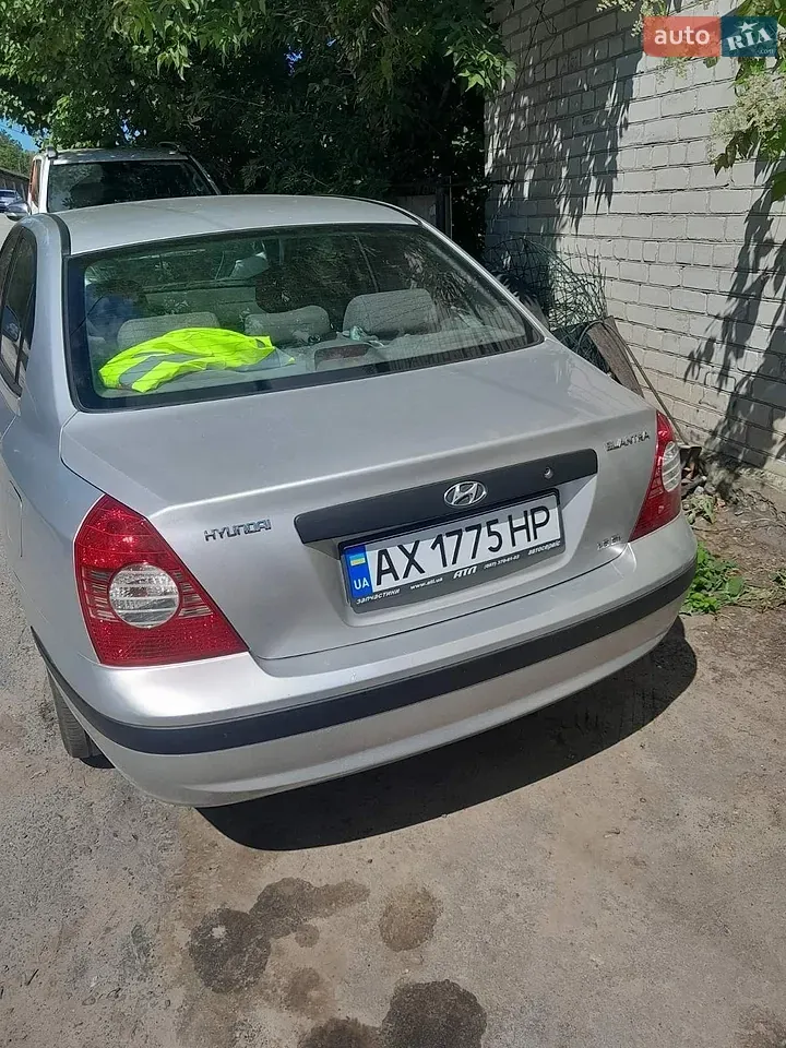 Hyundai Elantra 2004 photo 4