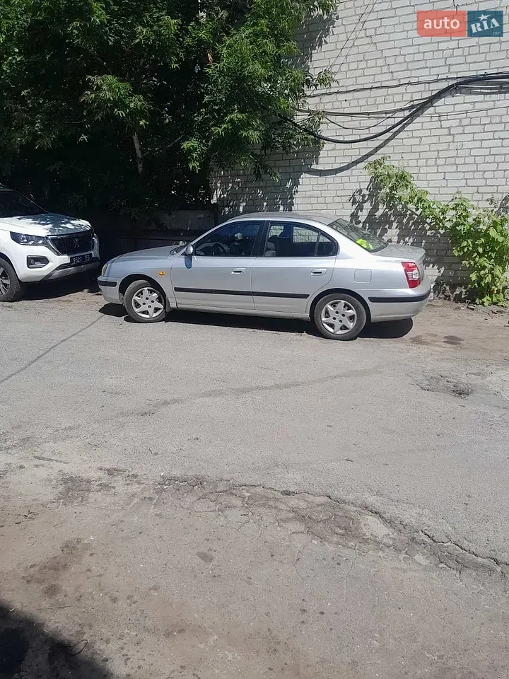 Hyundai Elantra 2004 photo 2