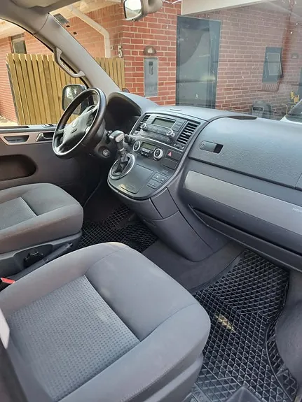 Volkswagen Multivan 2009 photo 2