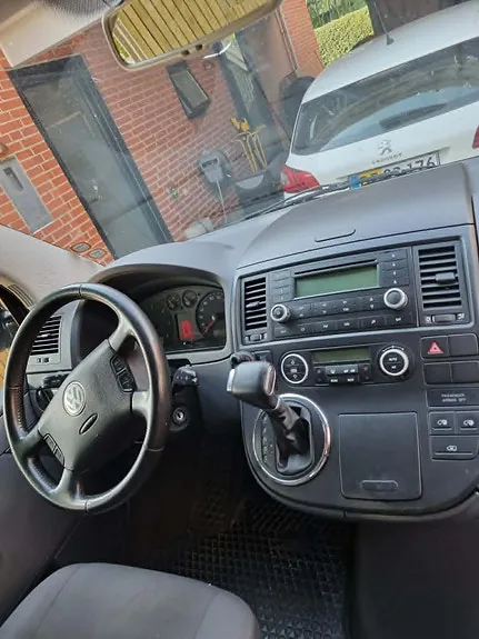 Volkswagen Multivan 2009 photo 5