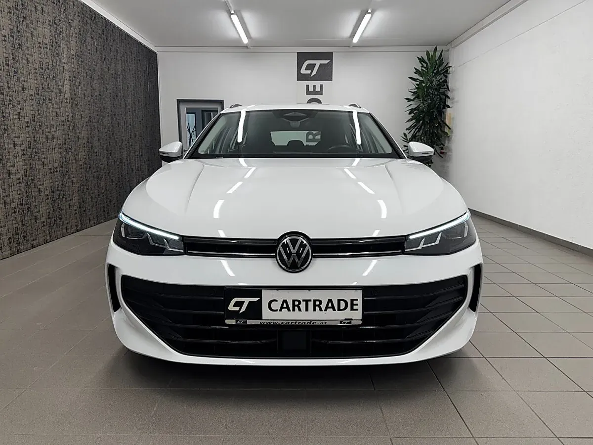Volkswagen Passat 2024 photo 3