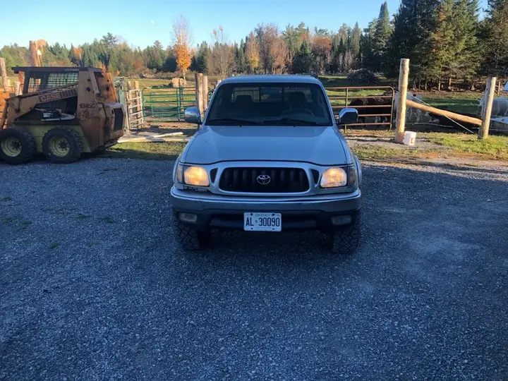 Toyota Tacoma 2004 photo 2