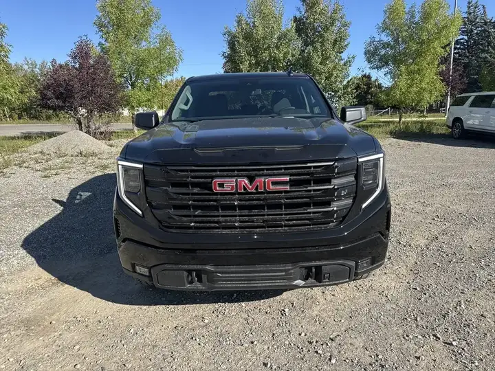 GMC Sierra 1500 2026 photo 2