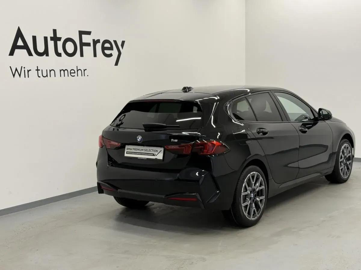 BMW 1 Series 2026 photo 3