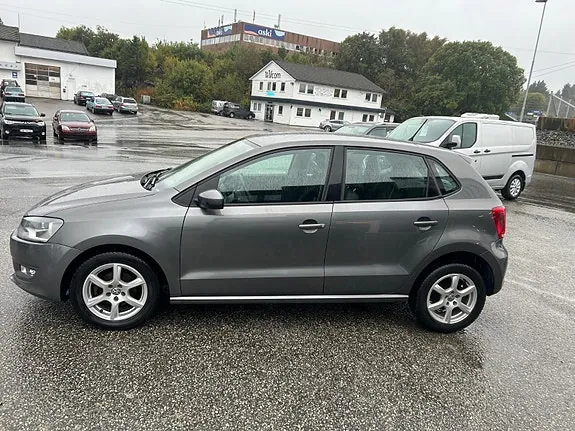 Volkswagen Polo 2014 photo 2