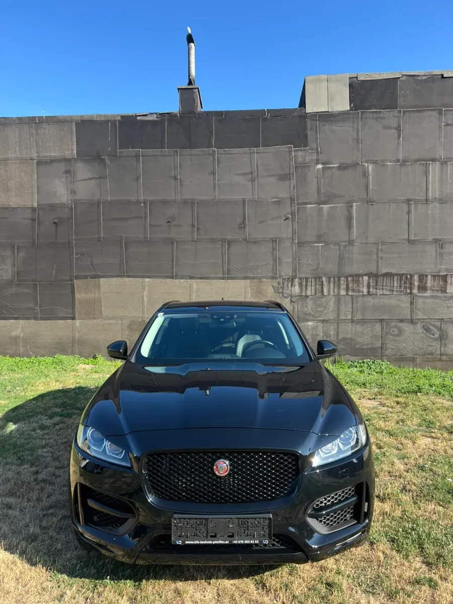 Jaguar F-Pace 2019 photo 3