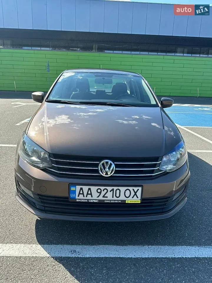 Volkswagen Polo 2015 photo 2