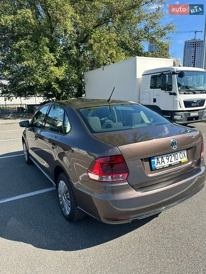 Volkswagen Polo 2015 photo 4