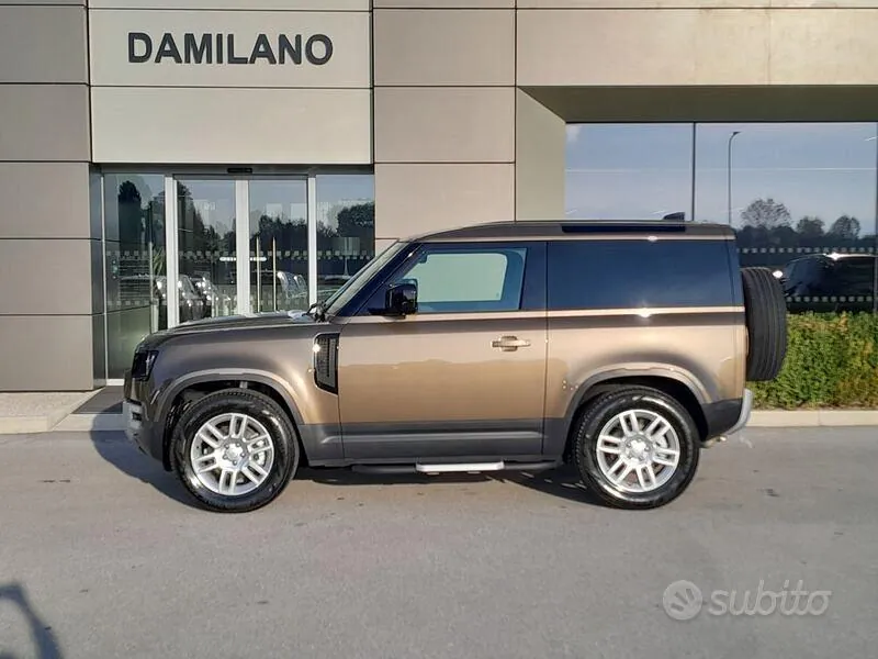 Land Rover Defender 2025 photo 4