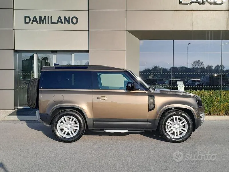 Land Rover Defender 2025 photo 5