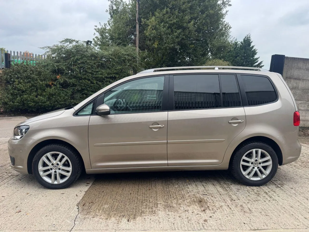 Volkswagen Touran 2015 photo 4