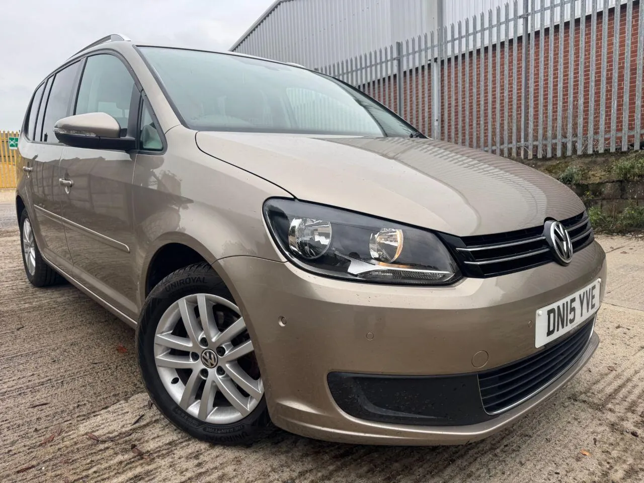 Volkswagen Touran 2015 photo 3