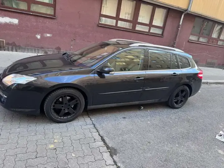 Renault Laguna 2008 photo 3