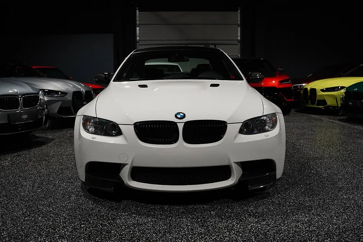 BMW 3 Series 2011 photo 3