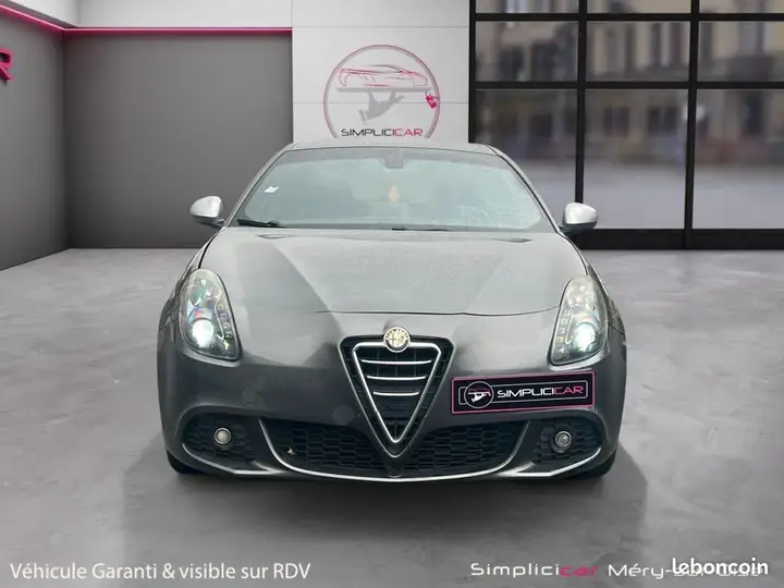 Alfa Romeo Giulietta 2012 photo 2