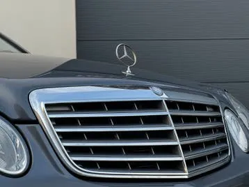 Mercedes-Benz E-Class 2006 photo 3