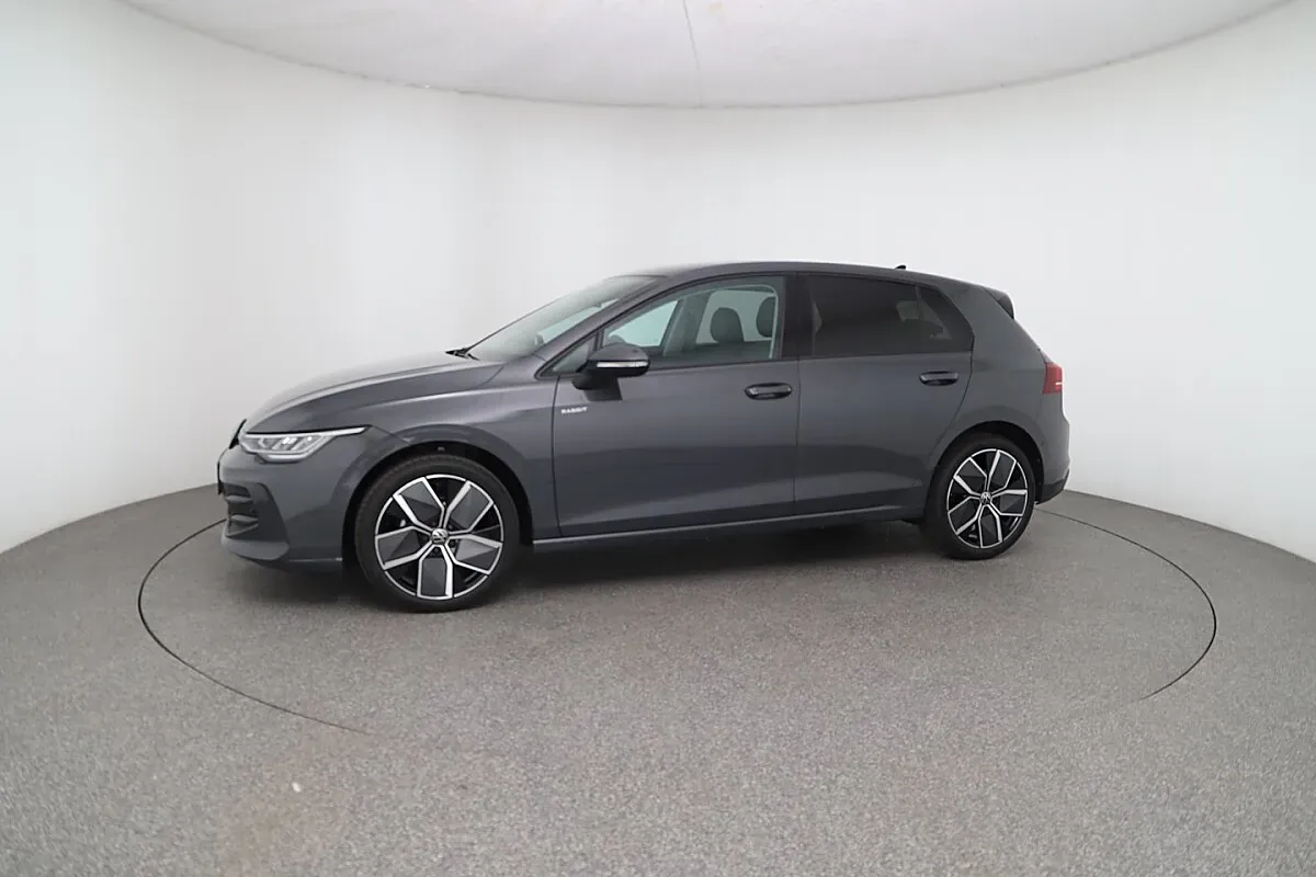 Volkswagen Golf 2026 photo 2