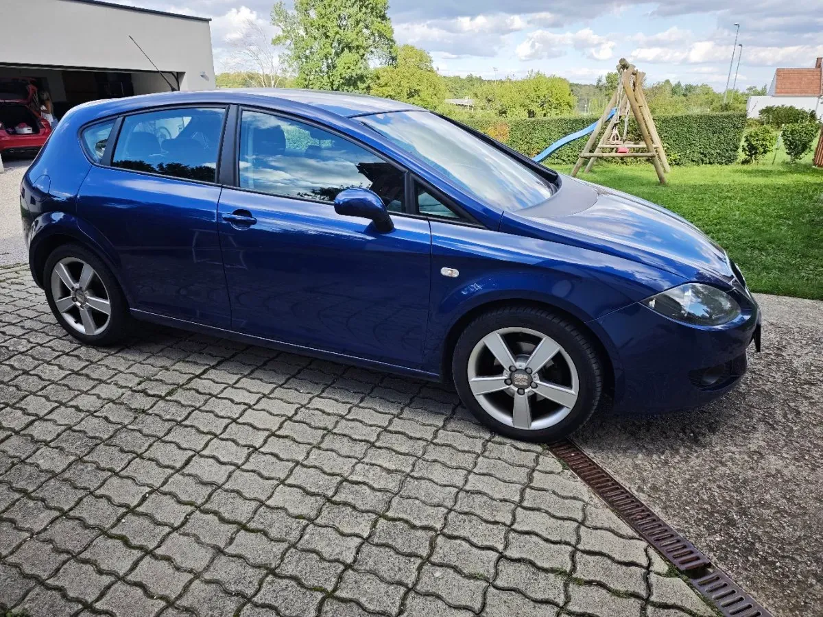 Seat Leon 2006 photo 2