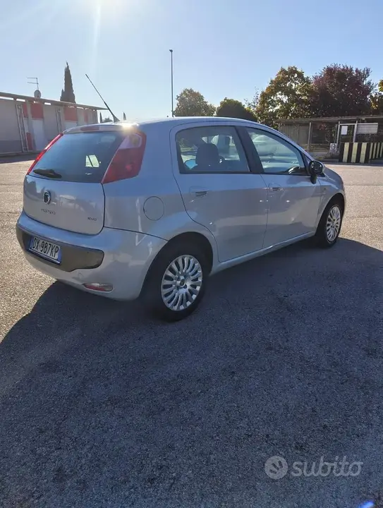 Fiat Punto 2010 photo 4