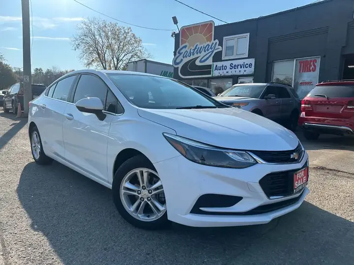 Chevrolet Cruze 2017 photo 2