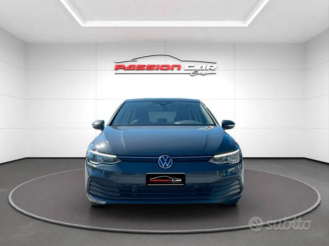 Volkswagen Golf 2022 photo 2