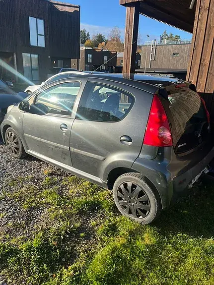 Peugeot 107 2012 photo 2