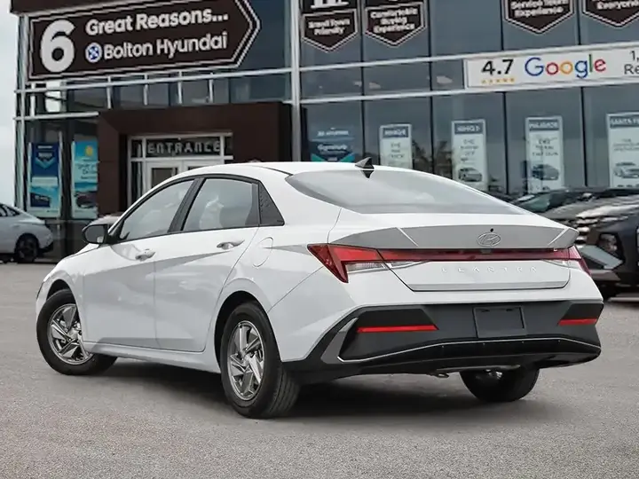 Hyundai Elantra 2026 photo 4