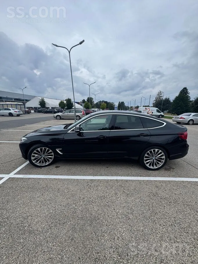 BMW 320I 2020 photo 3