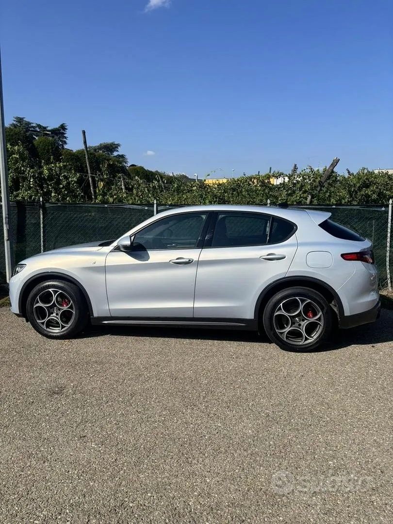 Alfa Romeo Stelvio 2022 photo 2