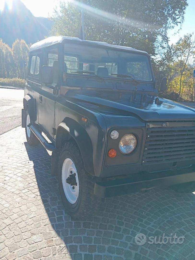 Land Rover Defender