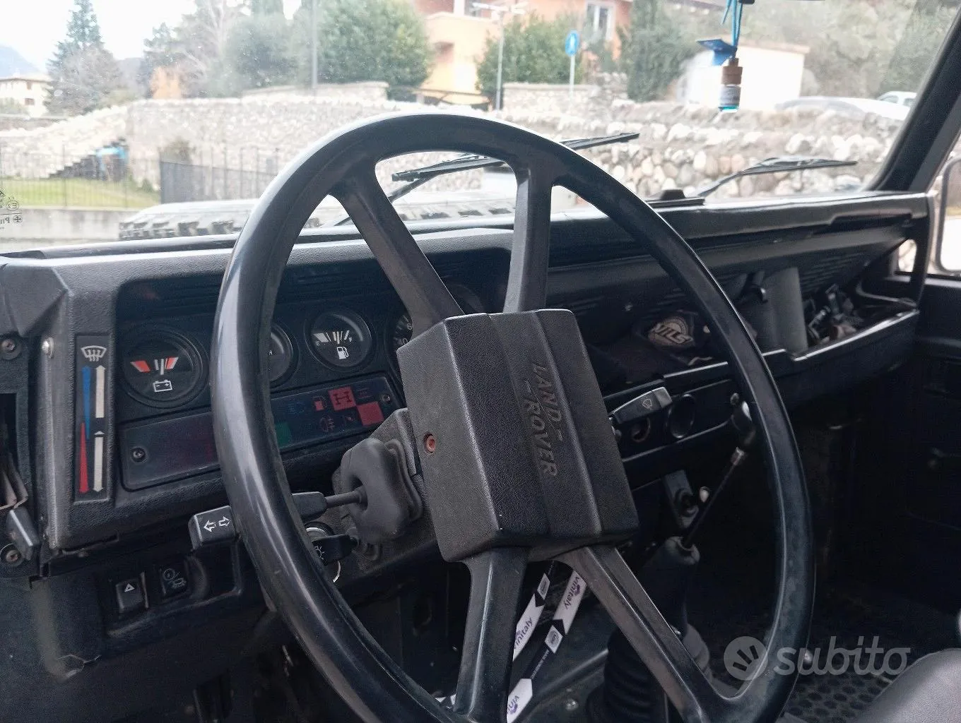 Land Rover Defender 1986 photo 5