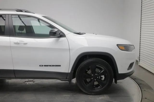 Jeep Cherokee 2023 photo 3