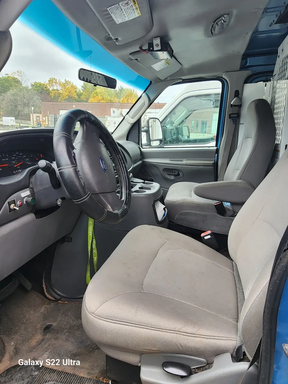 Ford E-350 2005 photo 3