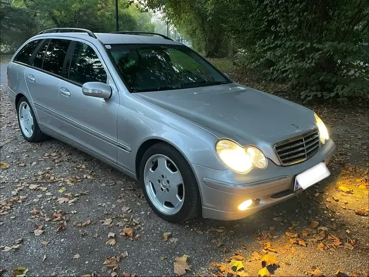 Mercedes-Benz C-Class 2003 photo 2