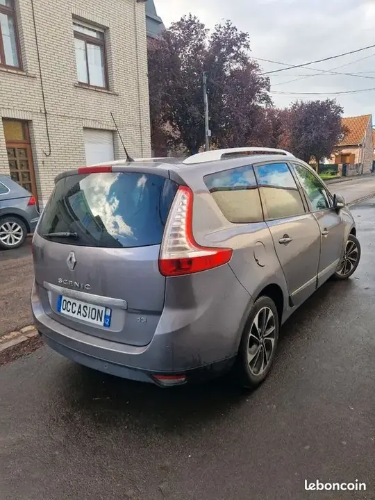 Renault Grand Scenic 2015 photo 2