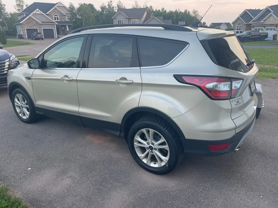 Ford Escape 2018 photo 4