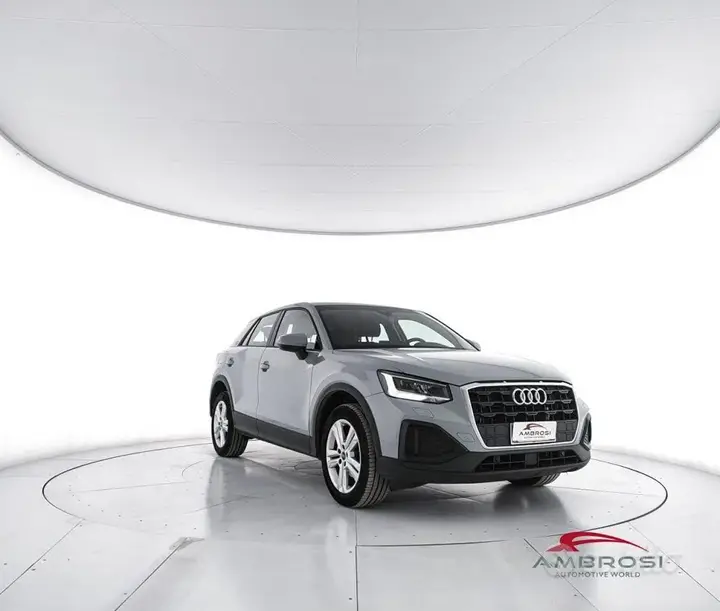 Audi Q2 2023 photo 2