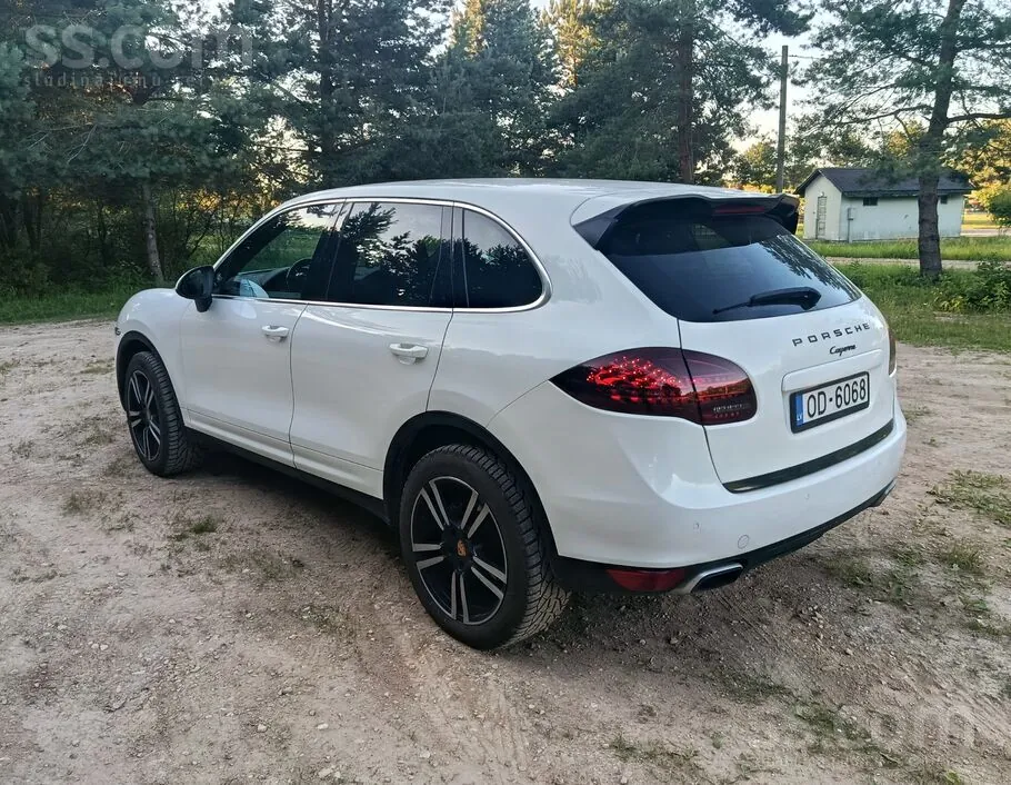 Porsche Cayenne 2011 photo 4