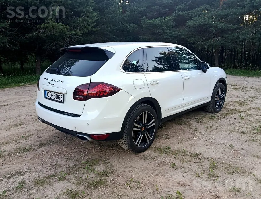 Porsche Cayenne 2011 photo 3