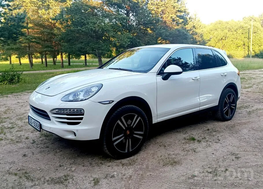 Porsche Cayenne 2011 photo 2