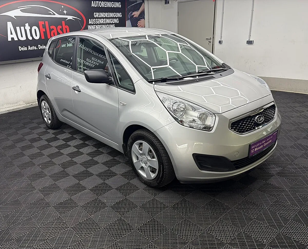 Kia Venga 2012 photo 2