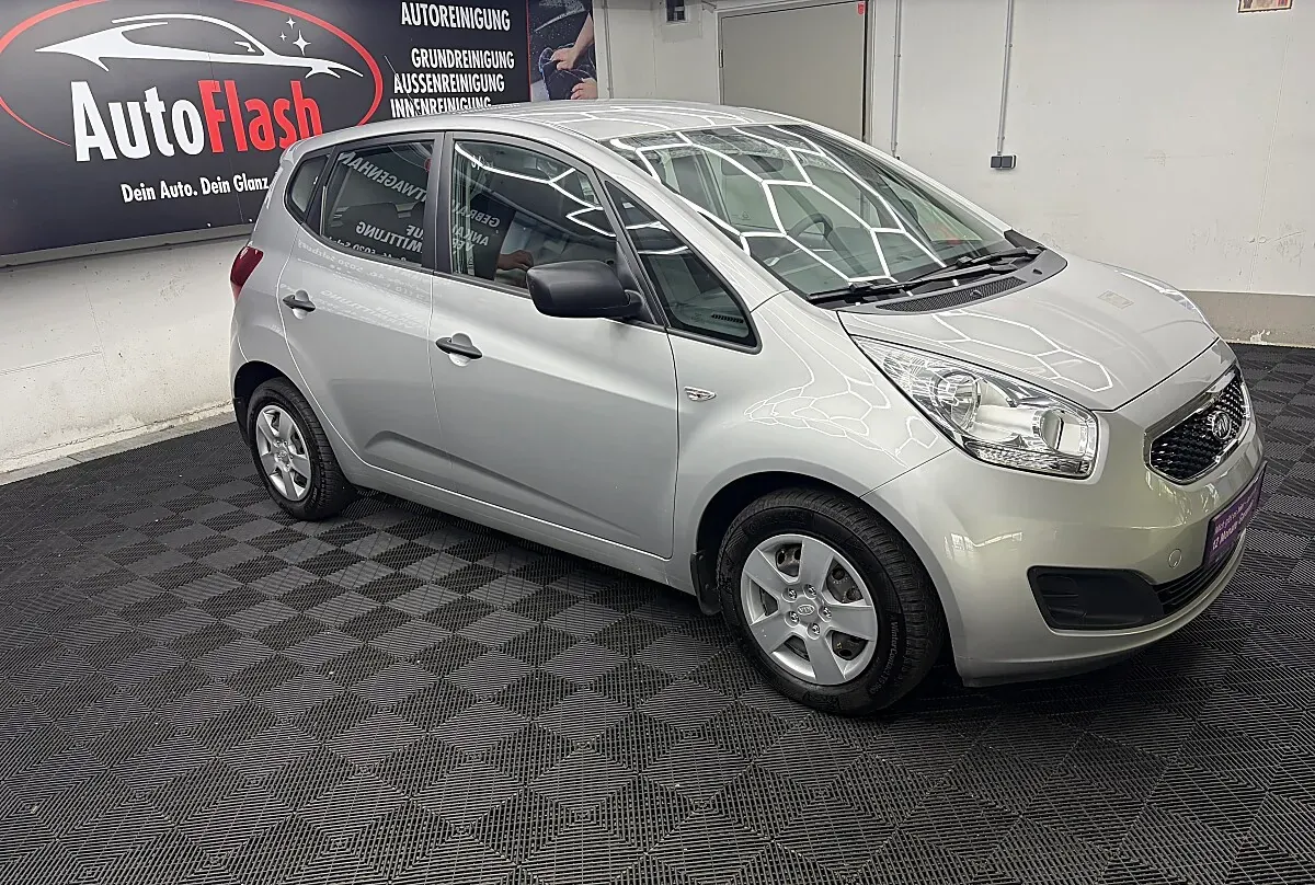 Kia Venga 2012 photo 3