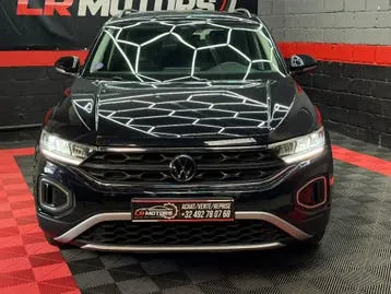 Volkswagen T-Roc 2023 photo 2