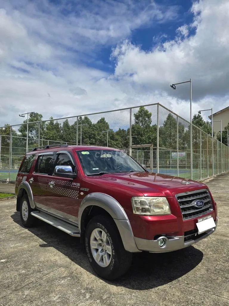Ford Everest 2009 photo 2