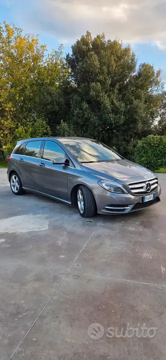 Mercedes-Benz B-Class 2012 photo 4